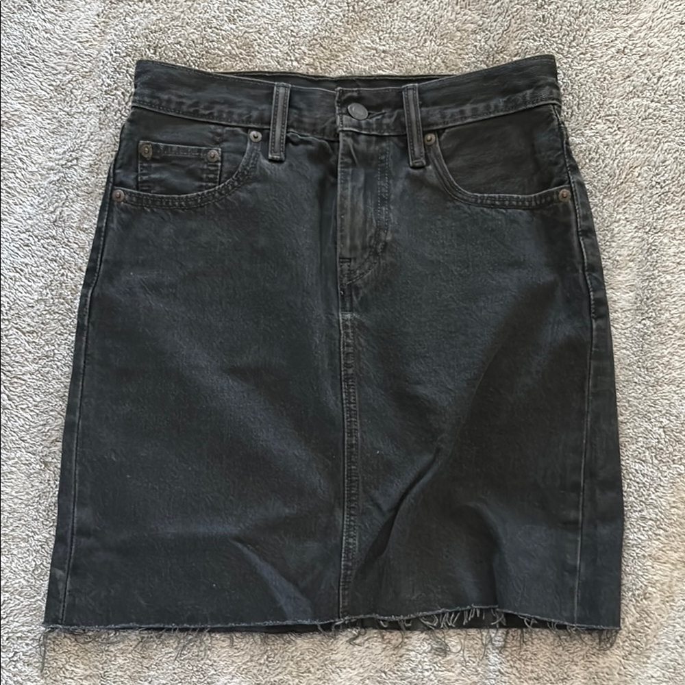 Levi's Black Knee-Length Pencil Skirt